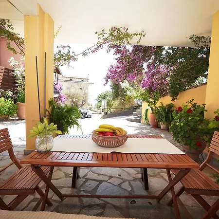 Apartament Kontis 1 *