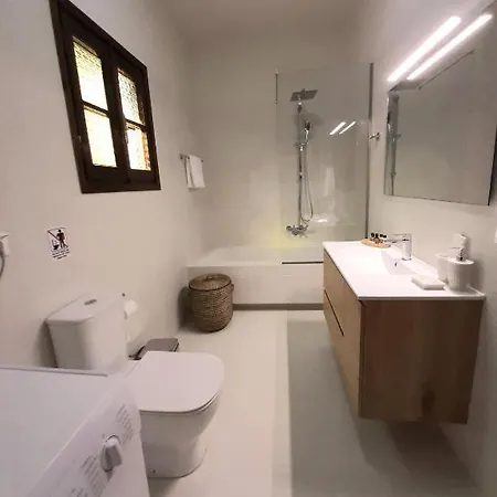 Apartament Kontis 1 *