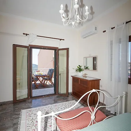 Apartamento Kontis 1 *